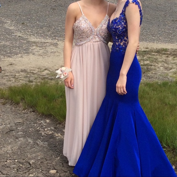 Prom dress!! - Picture 5 of 6